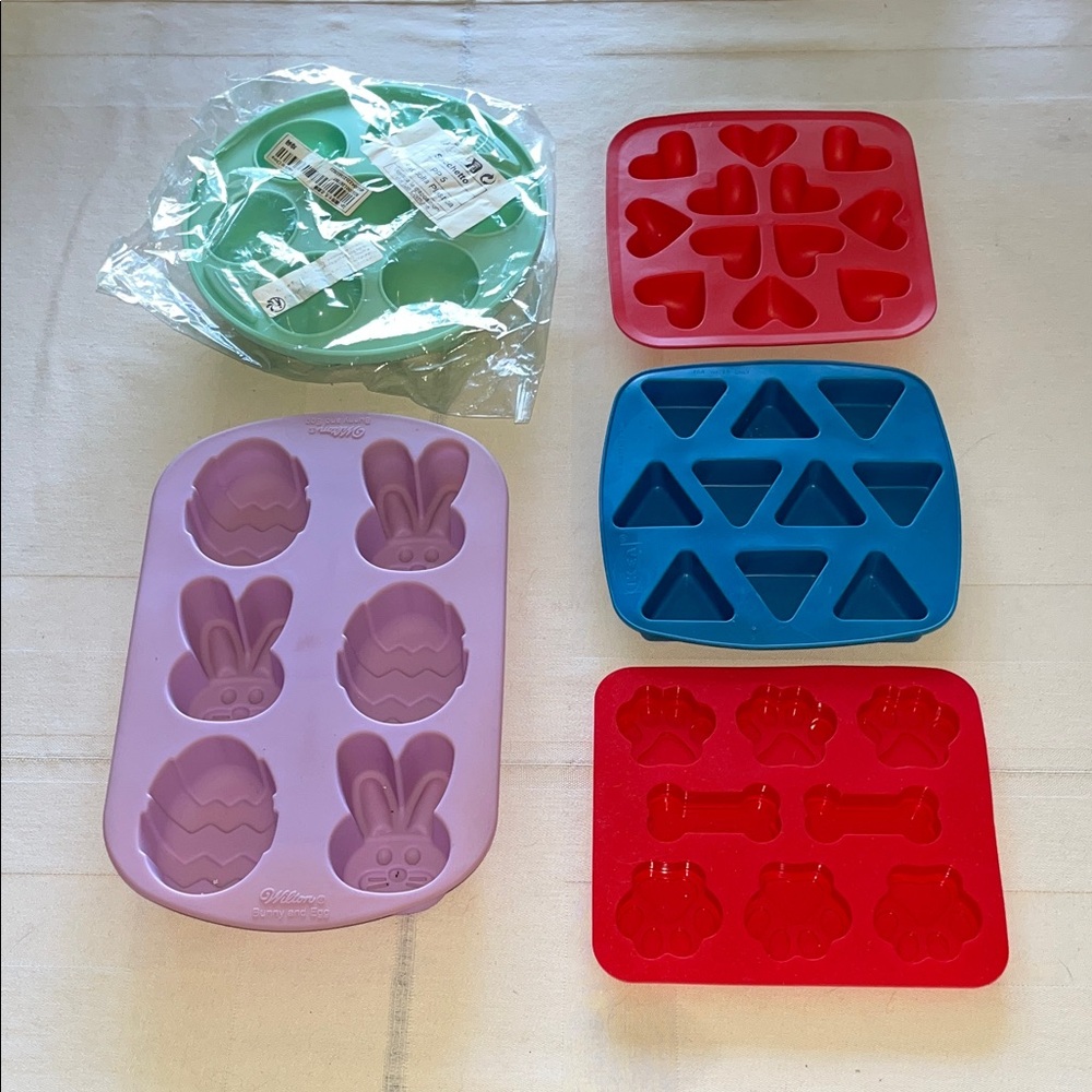 Colorful Silicone Baking Molds Set - Picture 1 of 6